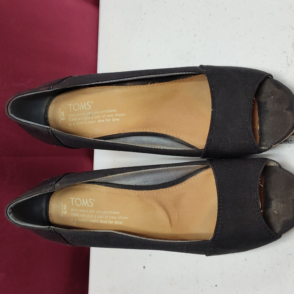 Tom's women's wedges